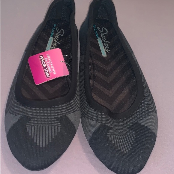 skechers wide fit air cooled memory foam